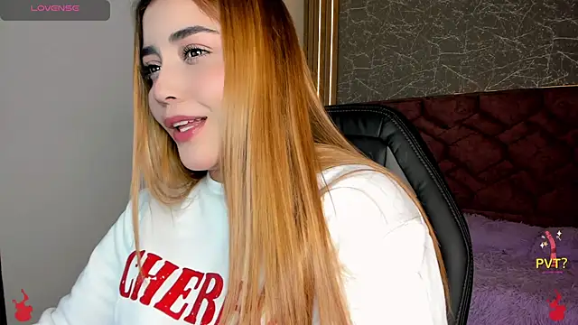 Lucia star   online show from January 2025 08:00:01 PM