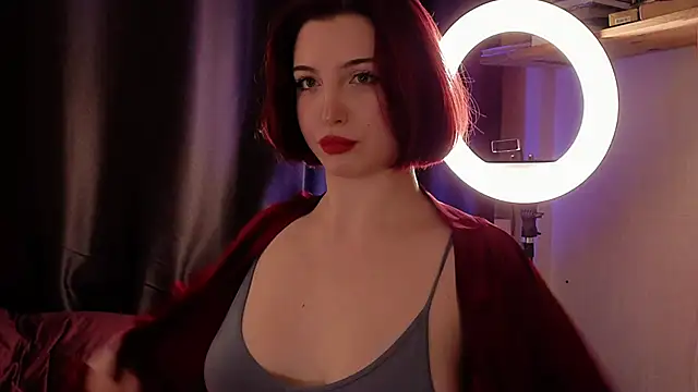 Snapshot of LisaVamp chatting on November 2025 12:20:02 AM LisaVamp online show from November 2025 12:20:02 AM