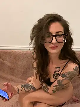 Thunder-Cunt online show from October 2025 06:47:01 PM