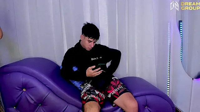 Yourslust  online show from November 2025 01:34:02 PM