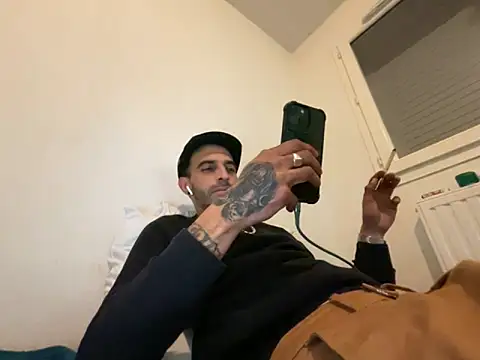 Rebeu313 online show from October 2025 09:37:01 PM