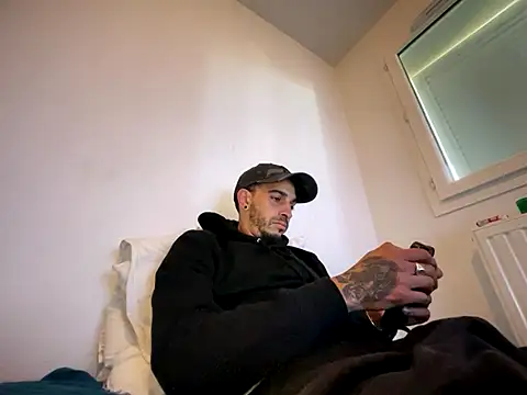 Rebeu313 online show from October 2025 11:00:02 AM