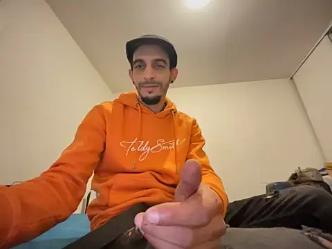 Rebeu313 online show from November 2025 02:43:02 AM