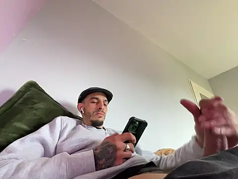 Rebeu313 online show from March 2026 02:17:01 PM