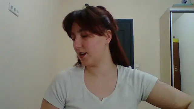 MiaStika online show from March 2025 05:47:02 PM