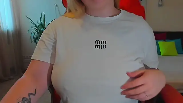 Snapshot of Doliss chatting on September 2025 06:24:01 AM Doliss online show from September 2025 06:24:01 AM