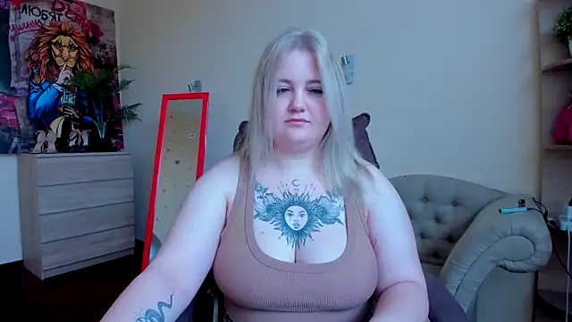 Snapshot of Doliss chatting on October 2025 06:12:01 AM Doliss online show from October 2025 06:12:01 AM