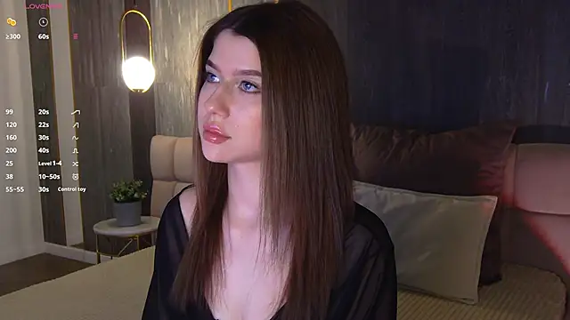 Sara Lewiis online show from April 2026 04:23:01 PM