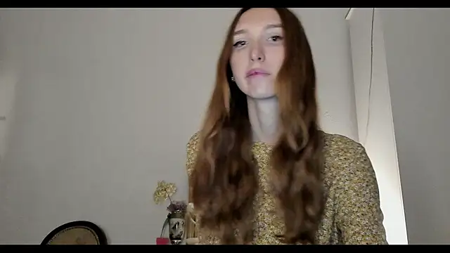 LisaIcon online show from October 2025 05:02:02 PM