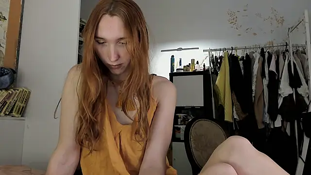 LisaIcon online show from November 2025 11:43:02 AM