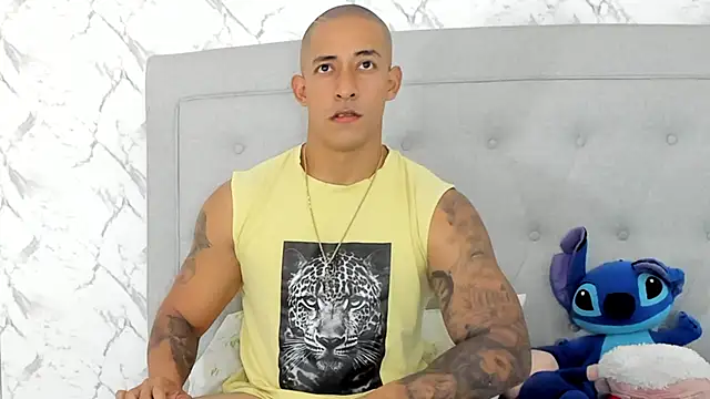 luigiferrara online show from February 2025 11:12:02 PM