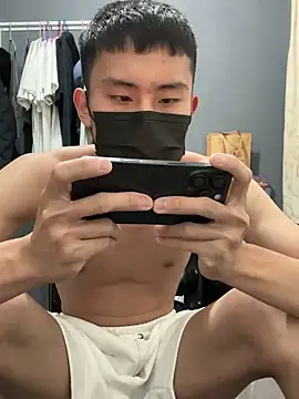 Snapshot of Benson18y chatting on January 2025 05:33:02 PM Benson18y online show from January 2025 05:33:02 PM