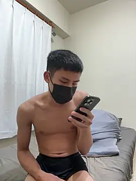 Snapshot of Benson18y chatting on January 2025 04:55:01 PM Benson18y online show from January 2025 04:55:01 PM