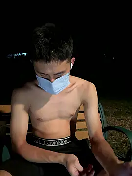 Snapshot of Benson18y chatting on September 2025 01:47:01 PM Benson18y online show from September 2025 01:47:01 PM