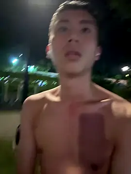 Snapshot of Benson18y chatting on October 2025 08:43:02 PM Benson18y online show from October 2025 08:43:02 PM