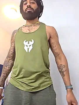 Snapshot of FragrantWind5 chatting on October 2025 09:04:02 PM FragrantWind5 online show from October 2025 09:04:02 PM