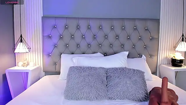 VioletthaRous online show from January 2026 10:44:02 PM