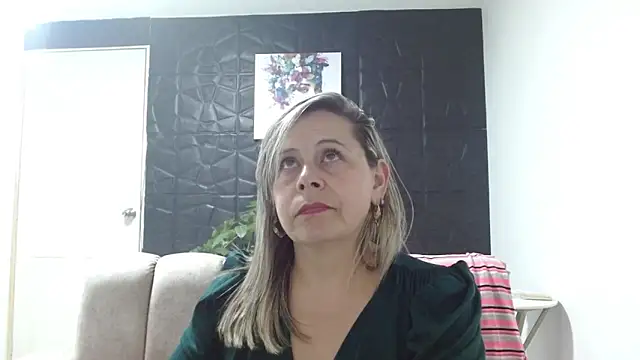 Snapshot of CINTHIA1609 chatting on February 2025 11:00:02 PM CINTHIA1609 online show from February 2025 11:00:02 PM