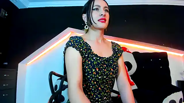 Coral Gibson online show from January 2025 06:20:02 PM