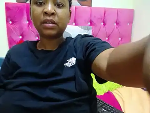 Snapshot of Hotty-boobsxxx chatting on December 2024 08:38:02 PM Hotty-boobsxxx online show from December 2024 08:38:02 PM