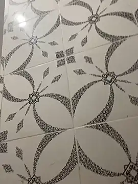 Carolinen online show from October 2025 07:00:01 PM