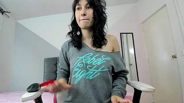 Camcrush   online show from March 2025 10:39:02 PM