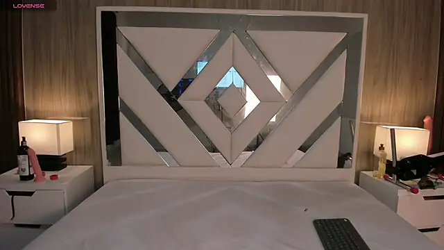 Snapshot of ValentinaThomas chatting on September 2025 07:37:01 PM ValentinaThomas online show from September 2025 07:37:01 PM