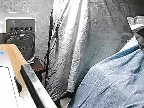 Snapshot of VeneRed chatting on July 2026 11:33:01 PM VeneRed online show from July 2026 11:33:01 PM