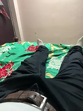 desiduzz21 online show from October 2025 03:45:01 PM