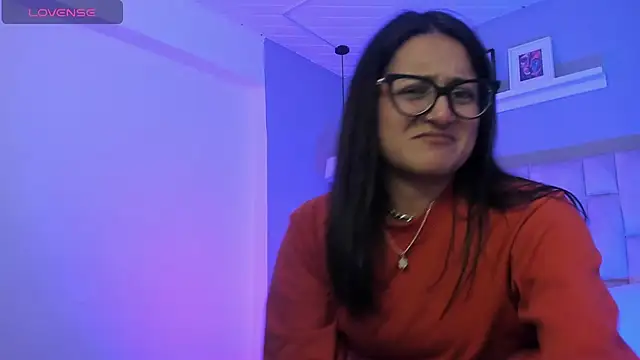 Lucy Williiams online show from February 2026 07:50:02 PM