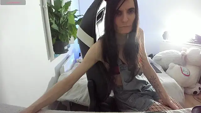 CeriseLapine online show from February 2025 07:31:02 PM