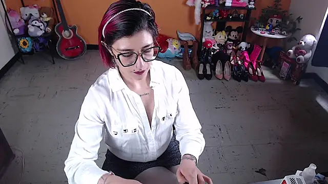 Snapshot of MissMiia2 chatting on December 2024 03:28:02 PM MissMiia2 online show from December 2024 03:28:02 PM