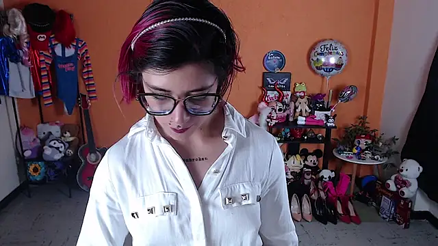 Snapshot of MissMiia2 chatting on December 2024 06:31:02 PM MissMiia2 online show from December 2024 06:31:02 PM