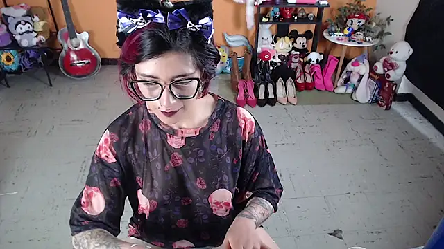 Snapshot of MissMiia2 chatting on December 2024 04:41:01 PM MissMiia2 online show from December 2024 04:41:01 PM