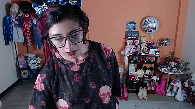 Snapshot of MissMiia2 chatting on December 2024 11:05:02 PM MissMiia2 online show from December 2024 11:05:02 PM