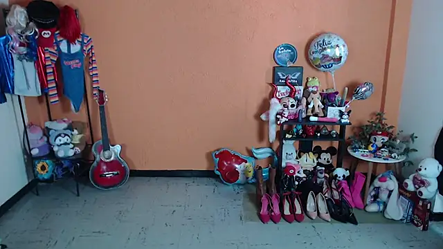 Snapshot of MissMiia2 chatting on December 2024 04:19:02 PM MissMiia2 online show from December 2024 04:19:02 PM