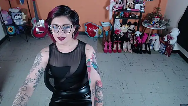 Snapshot of MissMiia2 chatting on December 2024 09:59:02 AM MissMiia2 online show from December 2024 09:59:02 AM