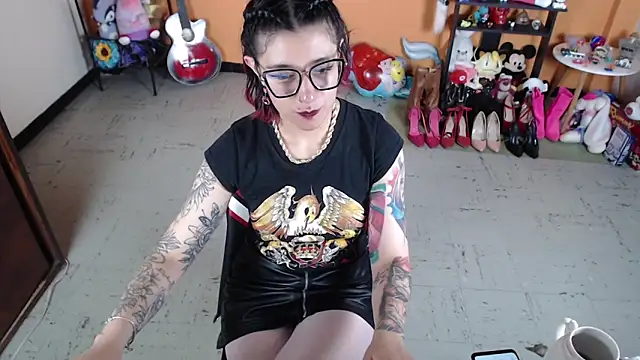 Snapshot of MissMiia2 chatting on January 2025 07:11:01 PM MissMiia2 online show from January 2025 07:11:01 PM