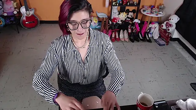 Snapshot of MissMiia2 chatting on January 2025 04:57:02 PM MissMiia2 online show from January 2025 04:57:02 PM