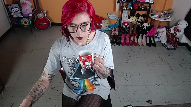 Snapshot of MissMiia2 chatting on January 2025 01:08:02 PM MissMiia2 online show from January 2025 01:08:02 PM