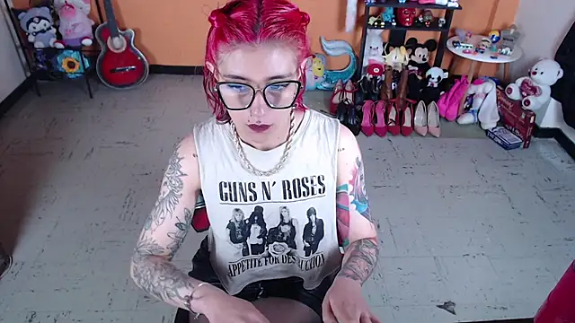 Snapshot of MissMiia2 chatting on January 2025 04:02:02 PM MissMiia2 online show from January 2025 04:02:02 PM
