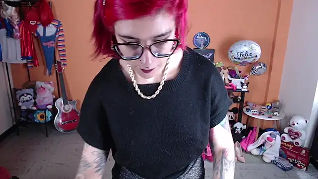 Snapshot of MissMiia2 chatting on February 2025 01:33:01 PM MissMiia2 online show from February 2025 01:33:01 PM