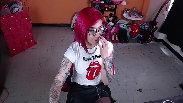 Snapshot of MissMiia2 chatting on March 2025 05:03:02 PM MissMiia2 online show from March 2025 05:03:02 PM