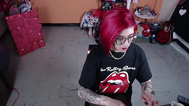 Snapshot of MissMiia2 chatting on March 2025 04:33:02 PM MissMiia2 online show from March 2025 04:33:02 PM