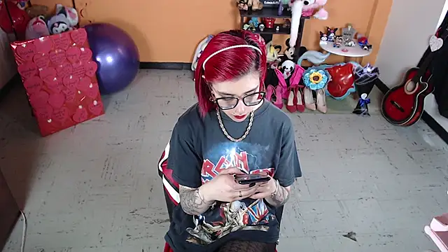 Snapshot of MissMiia2 chatting on March 2025 07:28:01 PM MissMiia2 online show from March 2025 07:28:01 PM