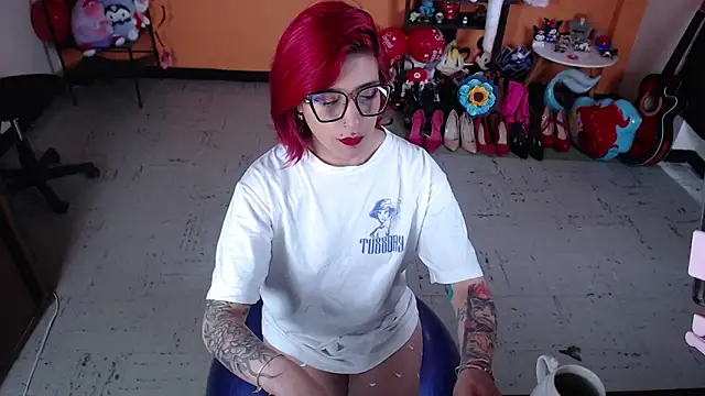 Snapshot of MissMiia2 chatting on March 2025 12:53:02 PM MissMiia2 online show from March 2025 12:53:02 PM