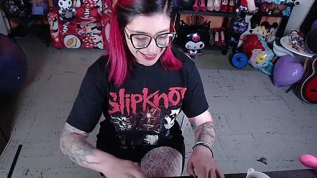 Snapshot of MissMiia2 chatting on September 2025 01:21:01 PM MissMiia2 online show from September 2025 01:21:01 PM