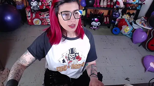 Snapshot of MissMiia2 chatting on September 2025 03:03:01 PM MissMiia2 online show from September 2025 03:03:01 PM