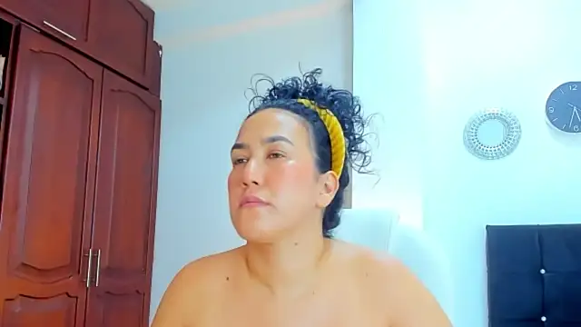 kathyajhonss online show from April 2026 10:33:02 PM