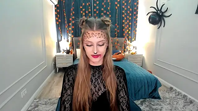 NaturalBeaty online show from October 2025 11:43:01 AM